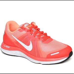 Women's Nike Dual Fusion | Size 9.5